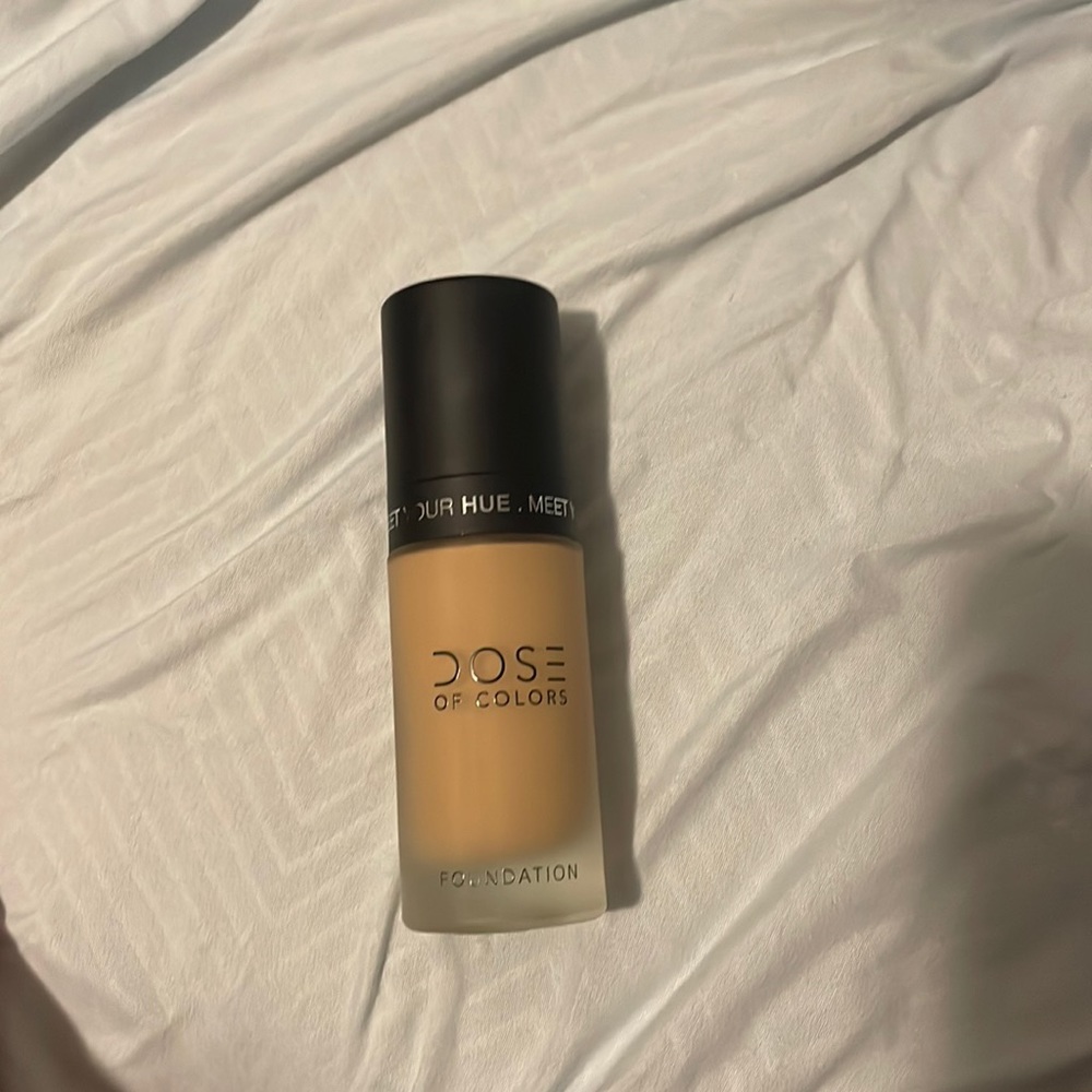 Dose of Colors foundation. Shade: Light 111